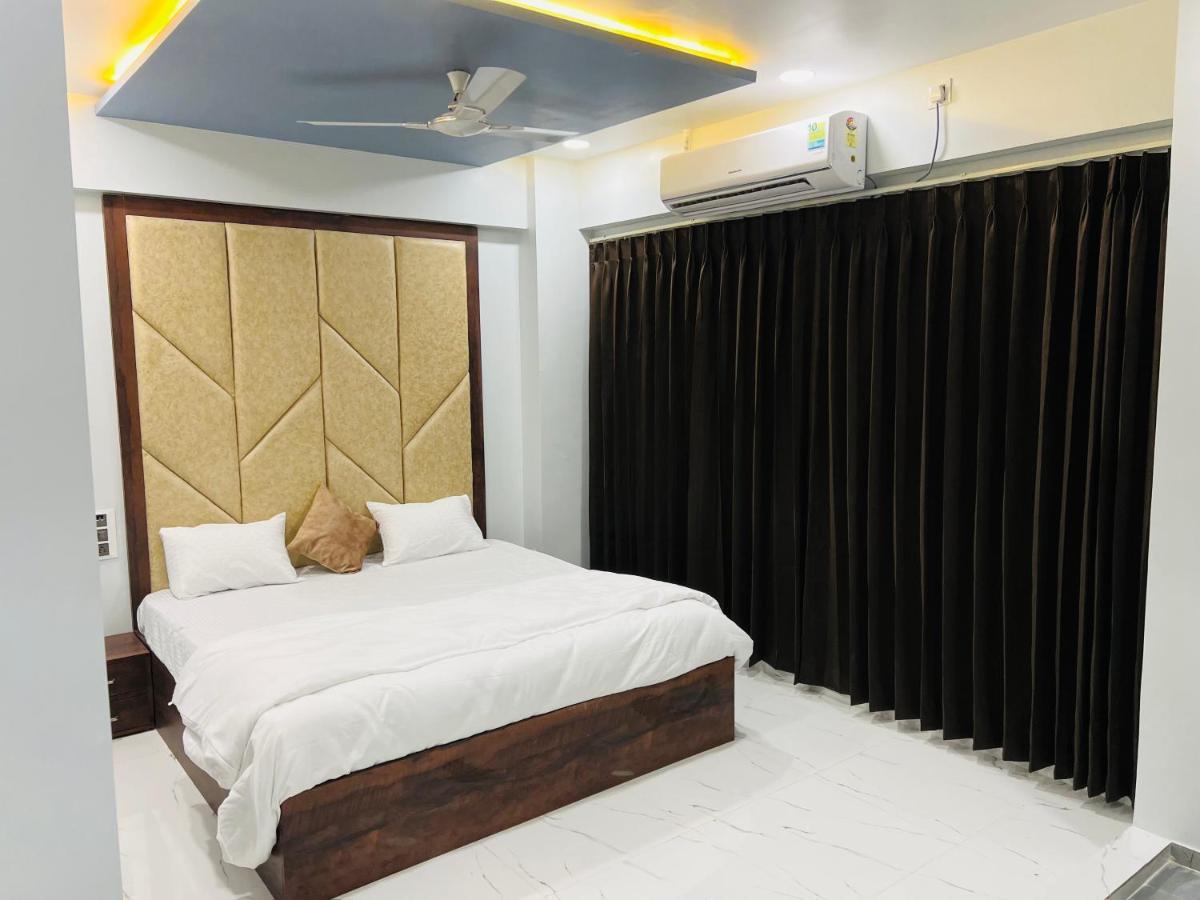 Hotel New City Light 苏拉特 外观 照片