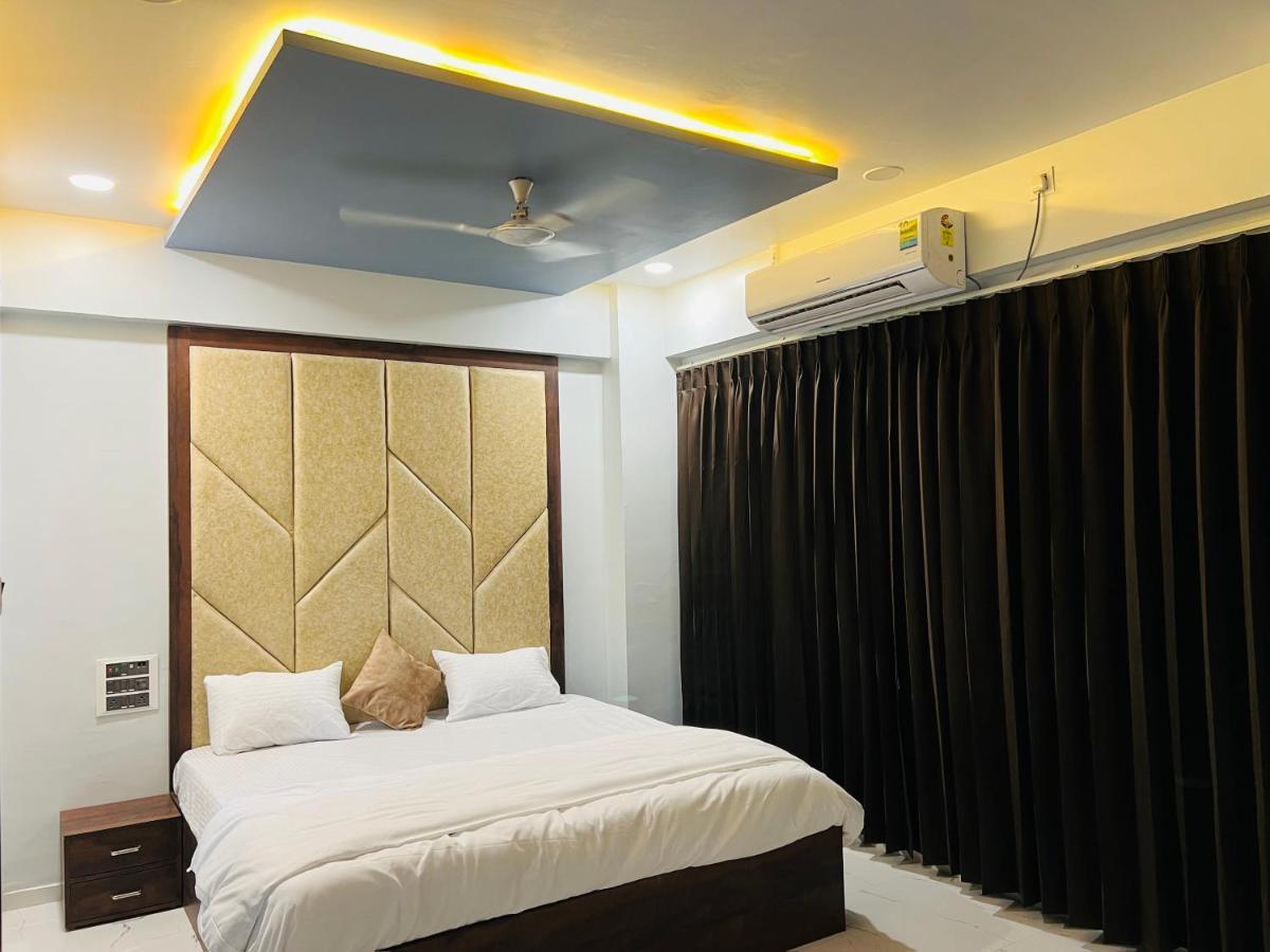 Hotel New City Light 苏拉特 外观 照片