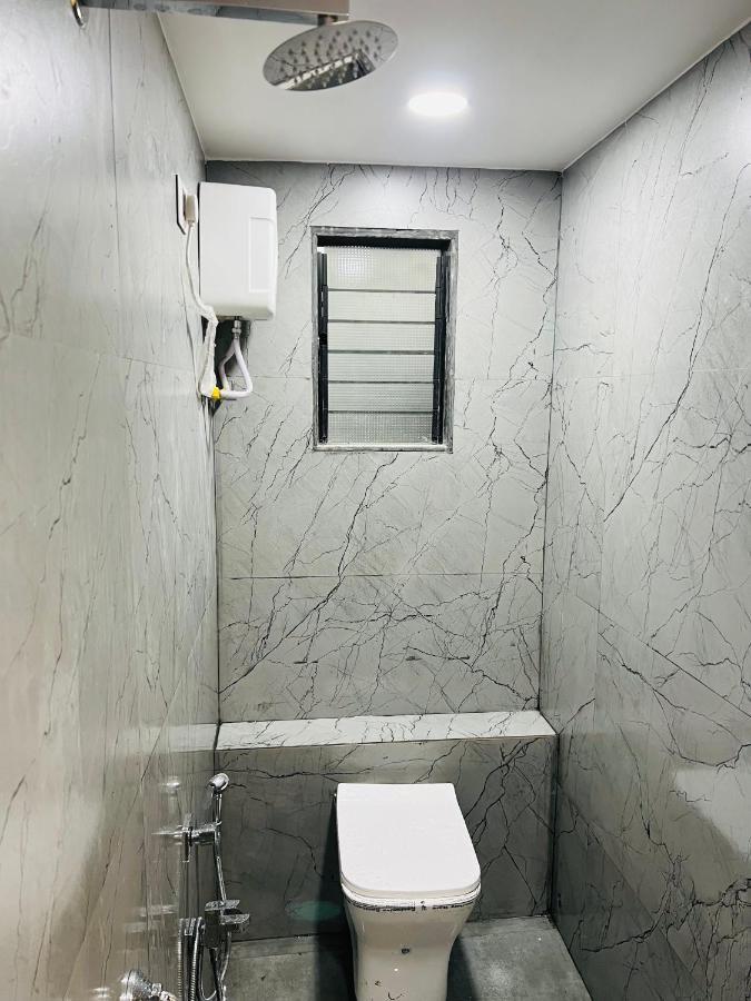 Hotel New City Light 苏拉特 外观 照片