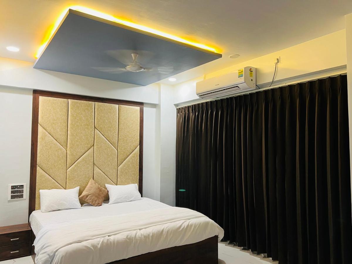 Hotel New City Light 苏拉特 外观 照片